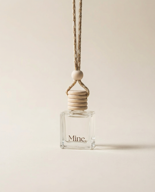 בקבוק זכוכית שקוף עם מסמן Mine. פקק עץ וחבל - מפיץ ריח לרכב No.1